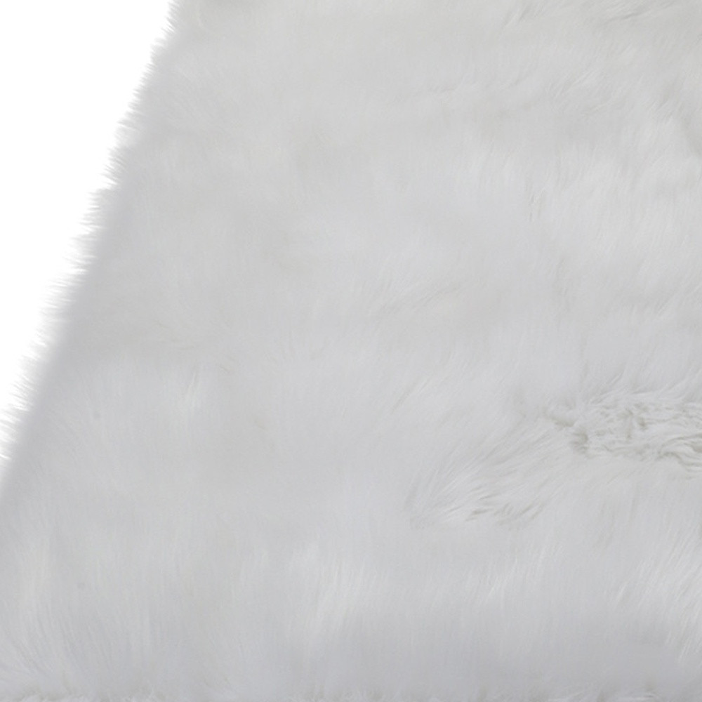 4" X 6" White Faux Sheepskin Shag Washable Area Rug