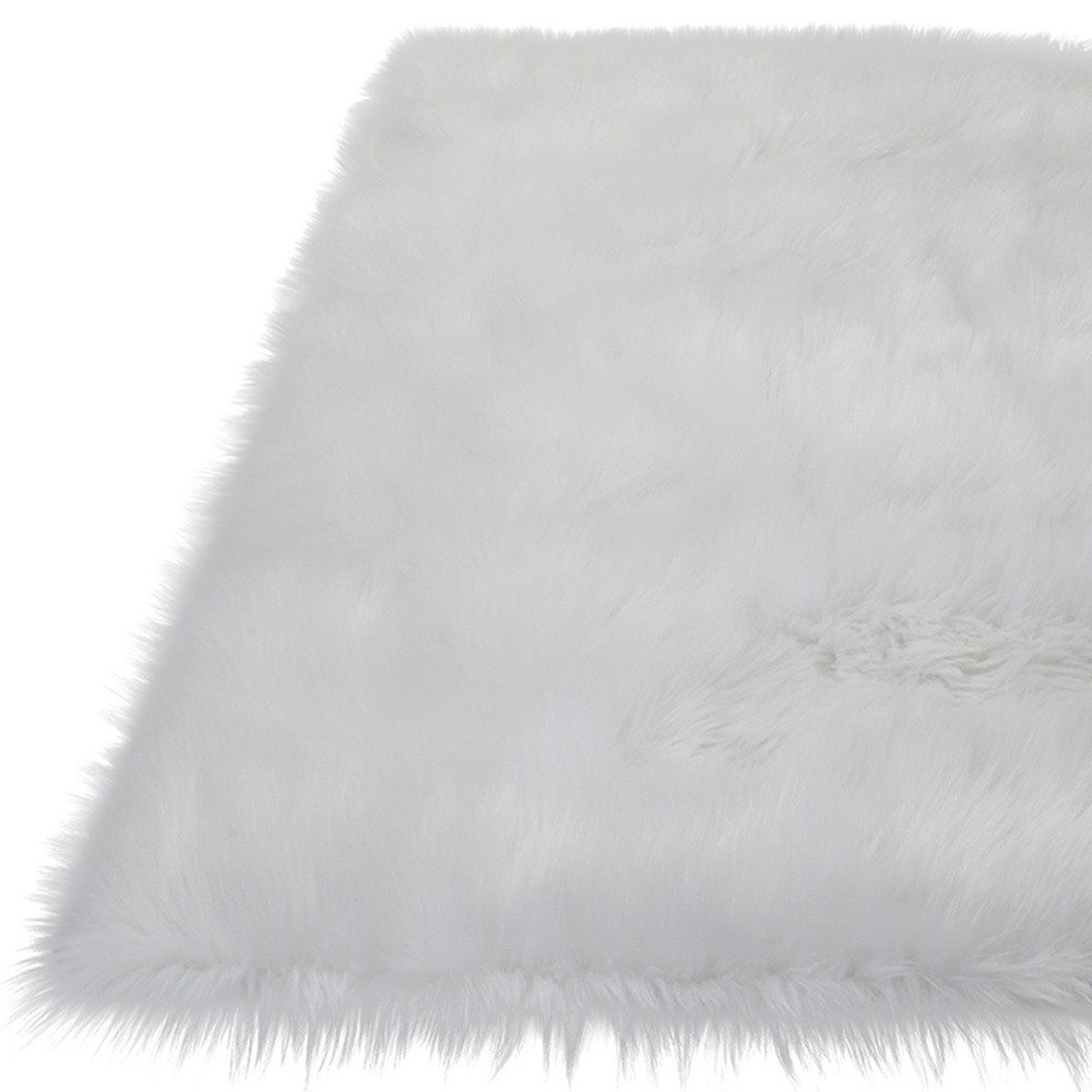4" X 6" White Faux Sheepskin Shag Washable Area Rug