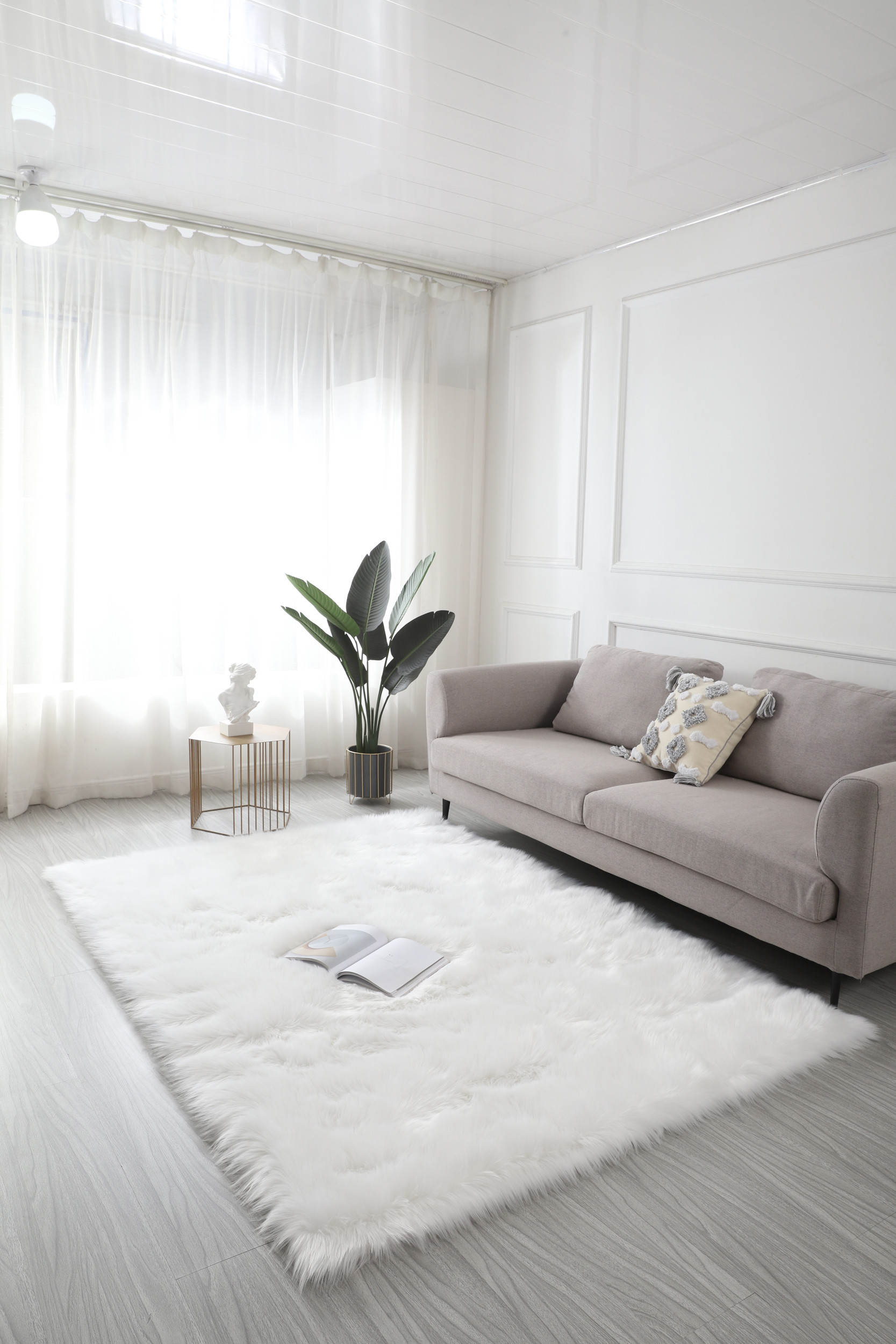 5" X 7" White Faux Sheepskin Shag Washable Area Rug