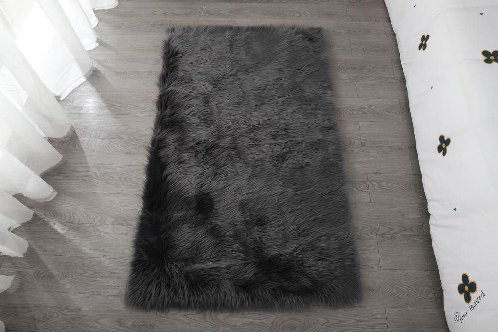 5" X 7" Charcoal Faux Fur Shag Washable Area Rug
