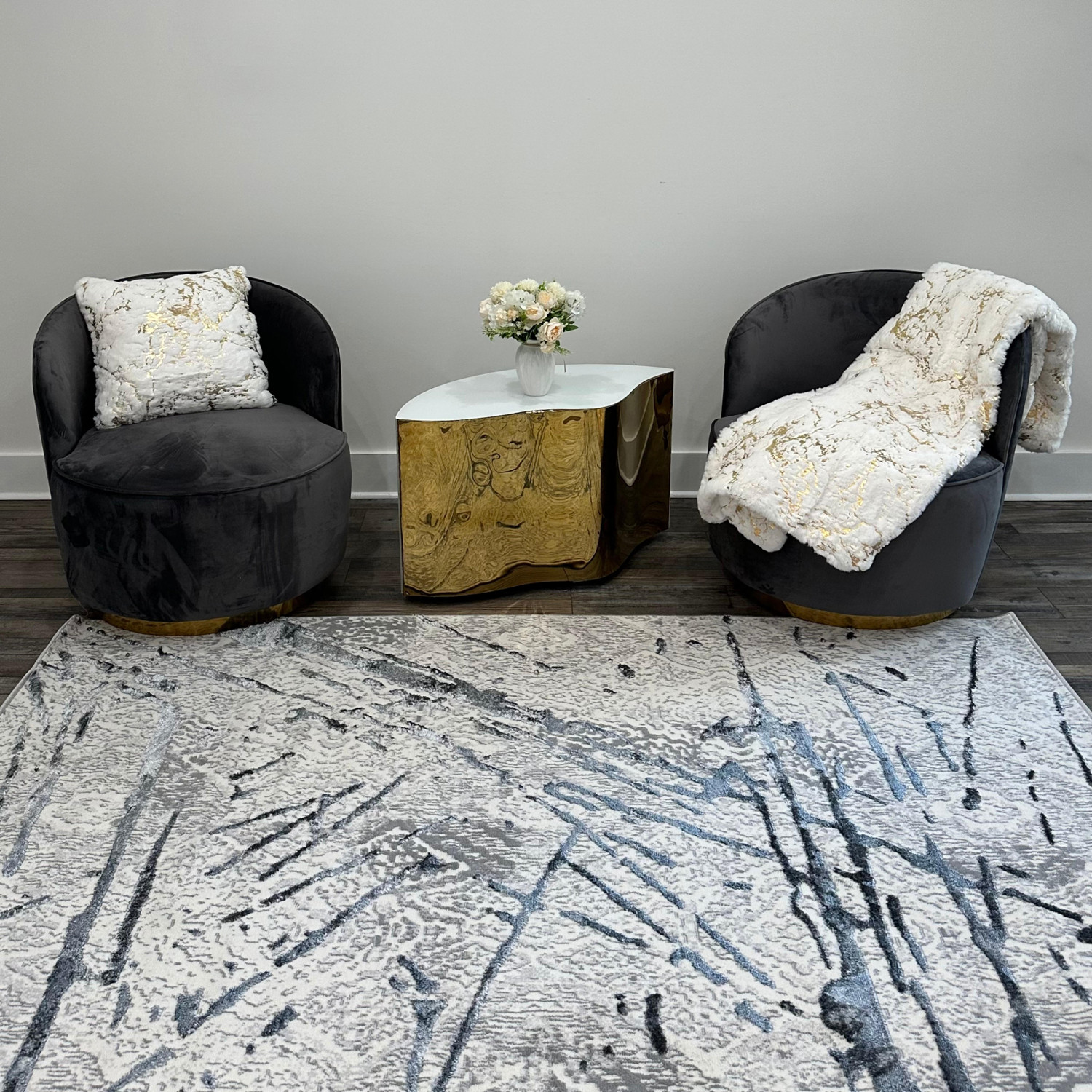 4" X 6" Gray and Silver Abstract Area Rug