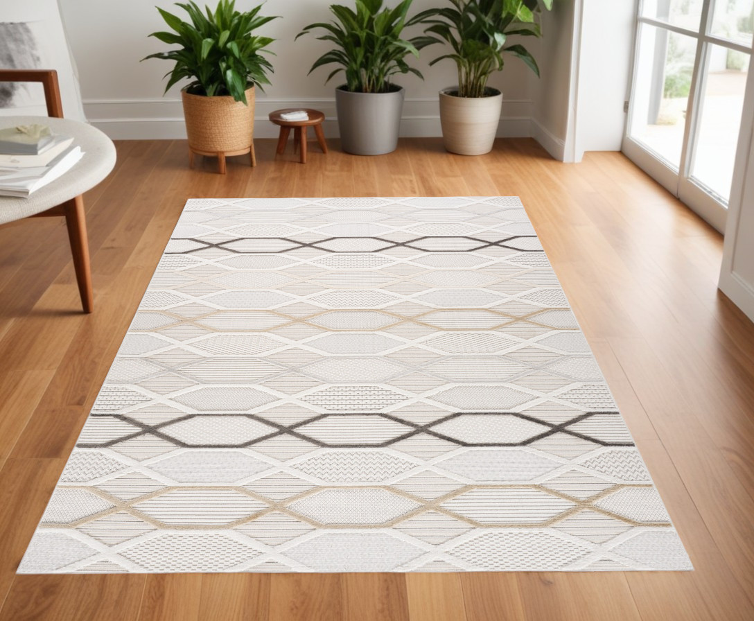 4" X 6" Cream and Beige Abstract Distressed Area Rug