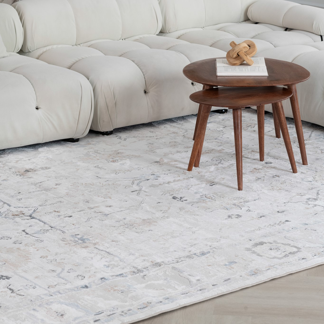 5" X 8" Beige and Ivory Abstract Distressed Area Rug