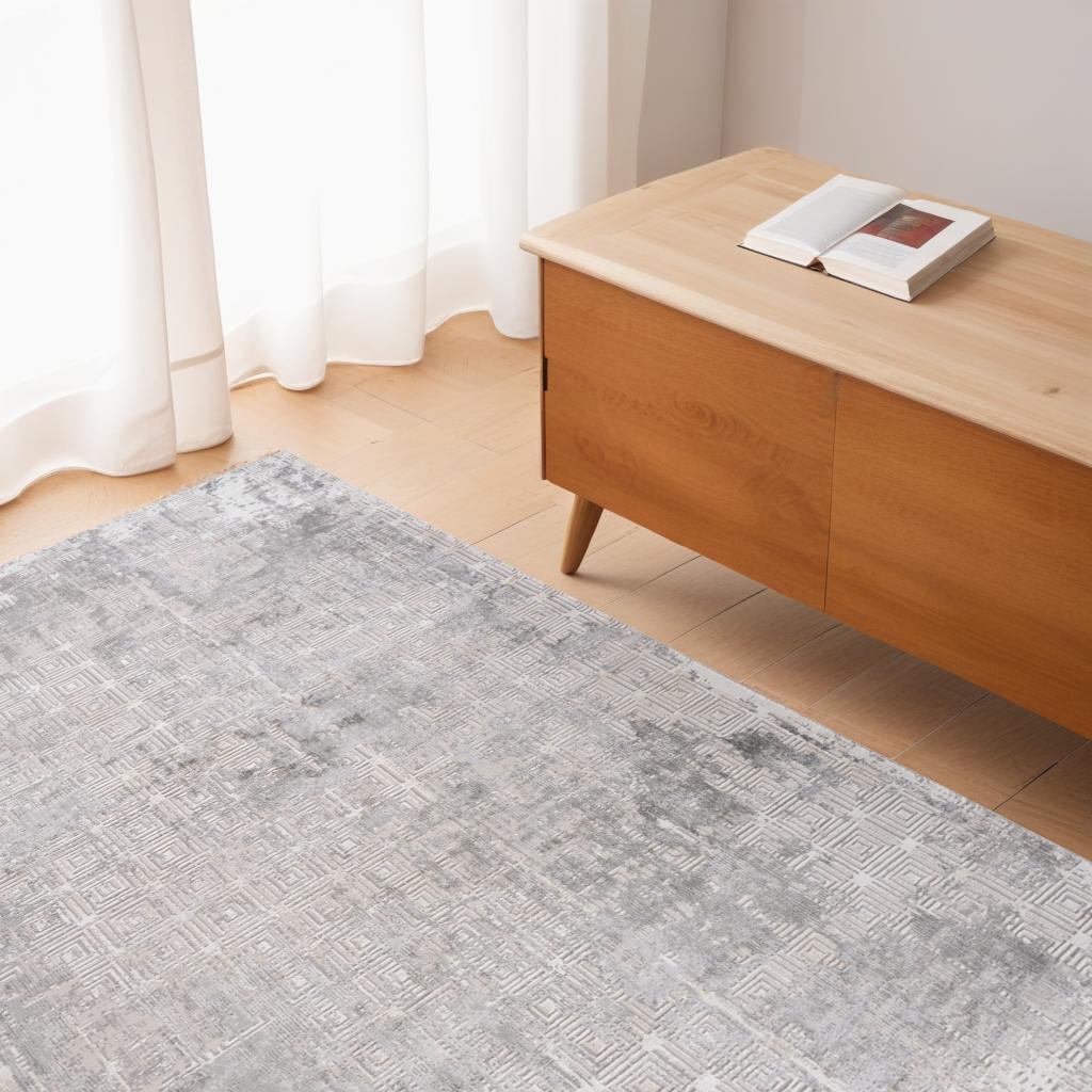 4" X 6" Gray and Beige Abstract Distressed Area Rug