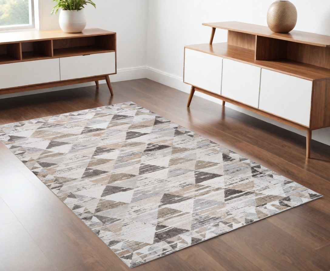 4" X 6" Beige and Brown Abstract Distressed Area Rug