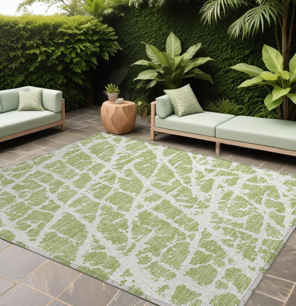 8' X 10' Green and White Abstract Washable Non Skid Indoor Outdoor Area Rug-559628-1