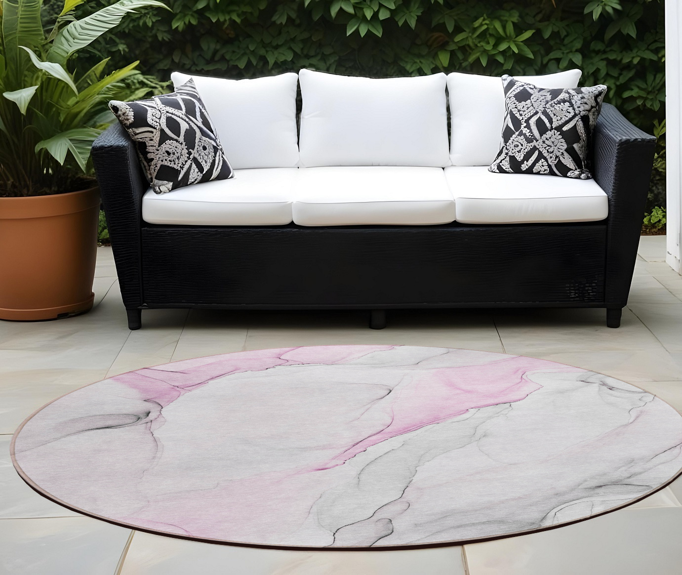 8' Round Gray and Pink Round Abstract Washable Non Skid Indoor Outdoor Area Rug-560189-1