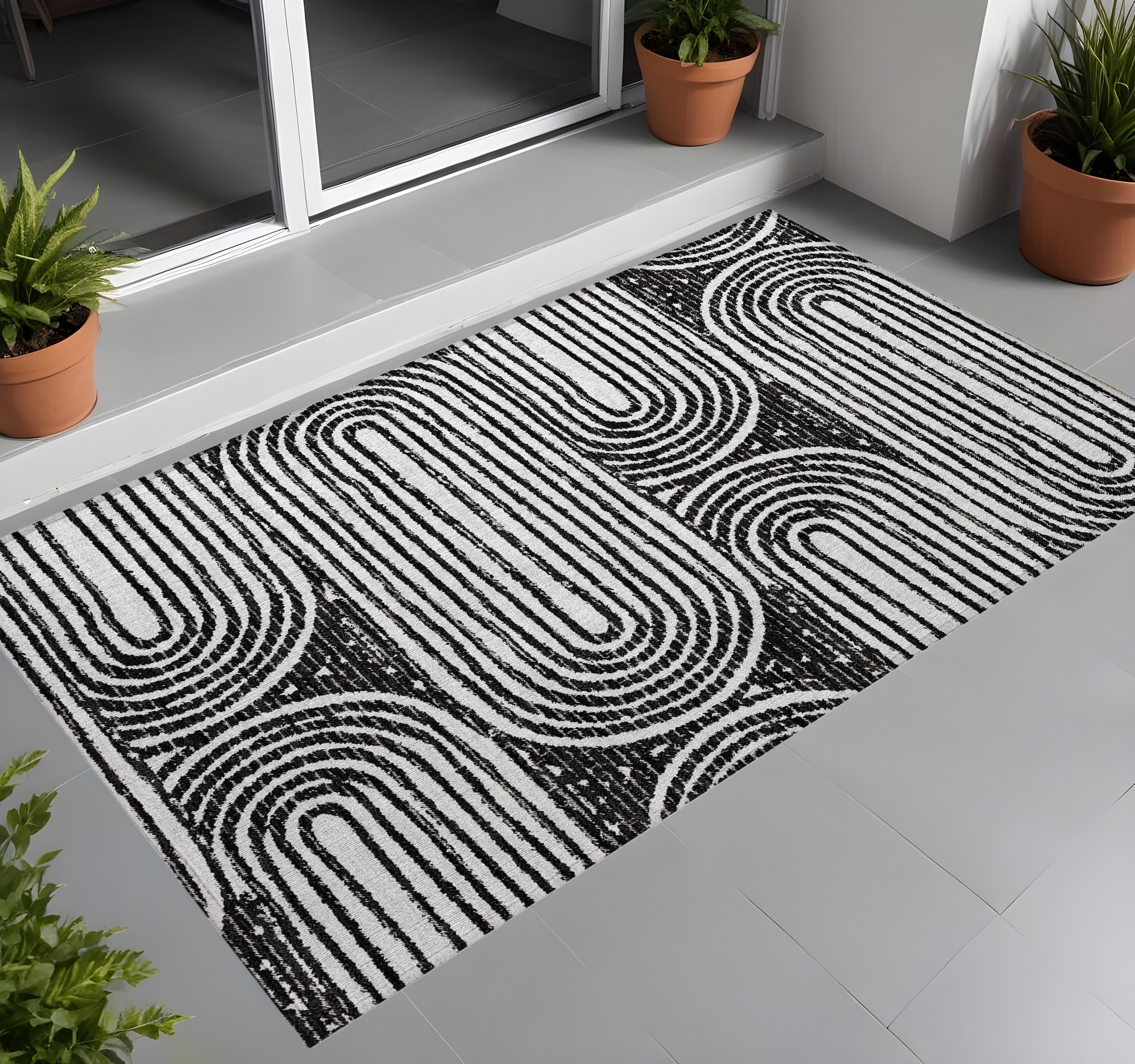 2' X 3' Black and White Abstract Washable Non Skid Indoor Outdoor Area Rug-561804-1