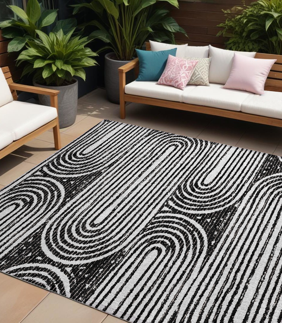 10' X 14' Black And White Abstract Washable Indoor Outdoor Area Rug-561812-1