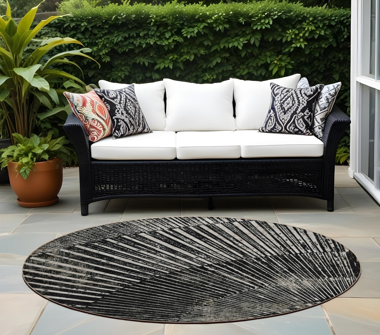 8' Round Black and Ivory Round Abstract Washable Non Skid Indoor Outdoor Area Rug-561953-1