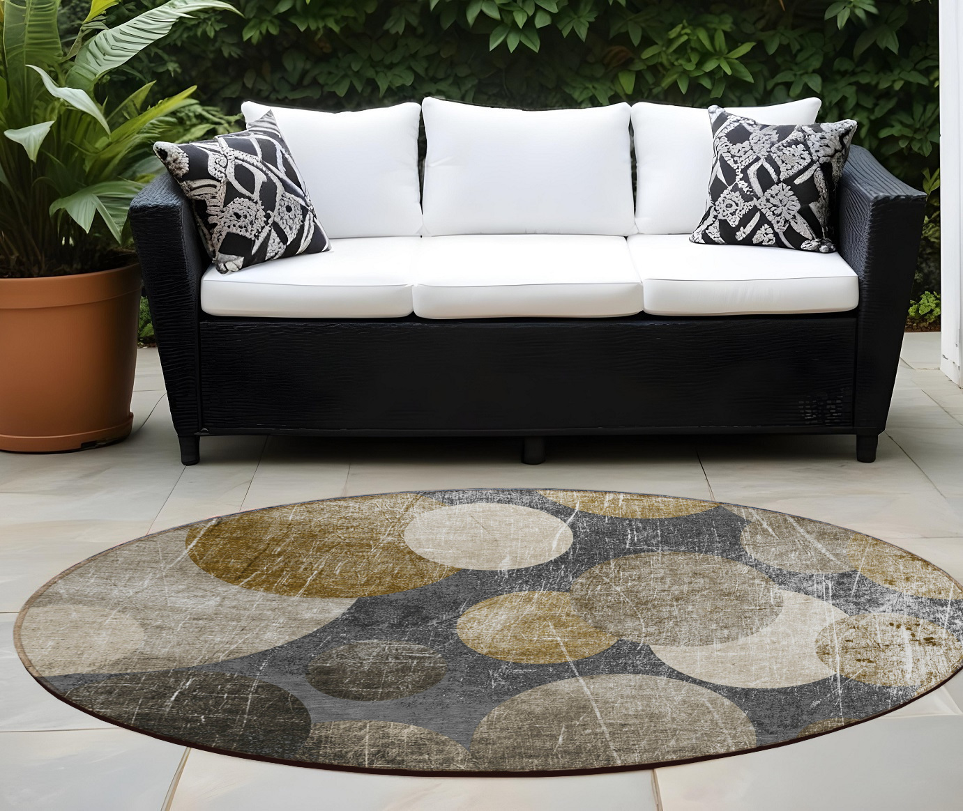 8' X 8' Brown Beige and Ivory Round Abstract Washable Non Skid Indoor Outdoor Area Rug-562913-1