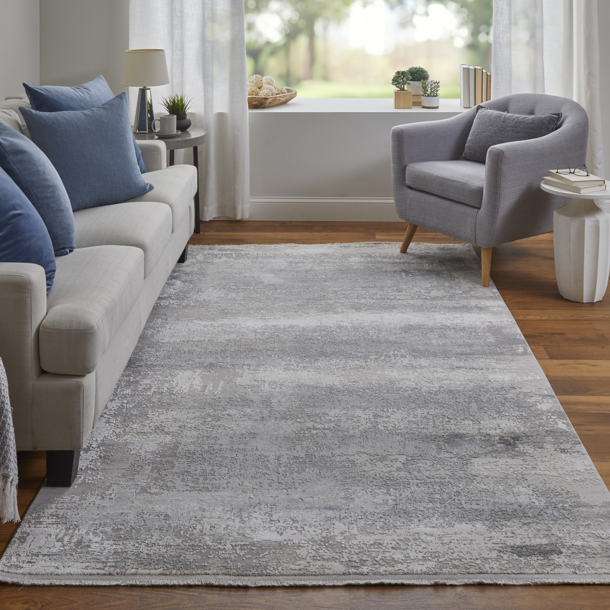 3" X 5" Gray Abstract Power Loom Area Rug With Fringe