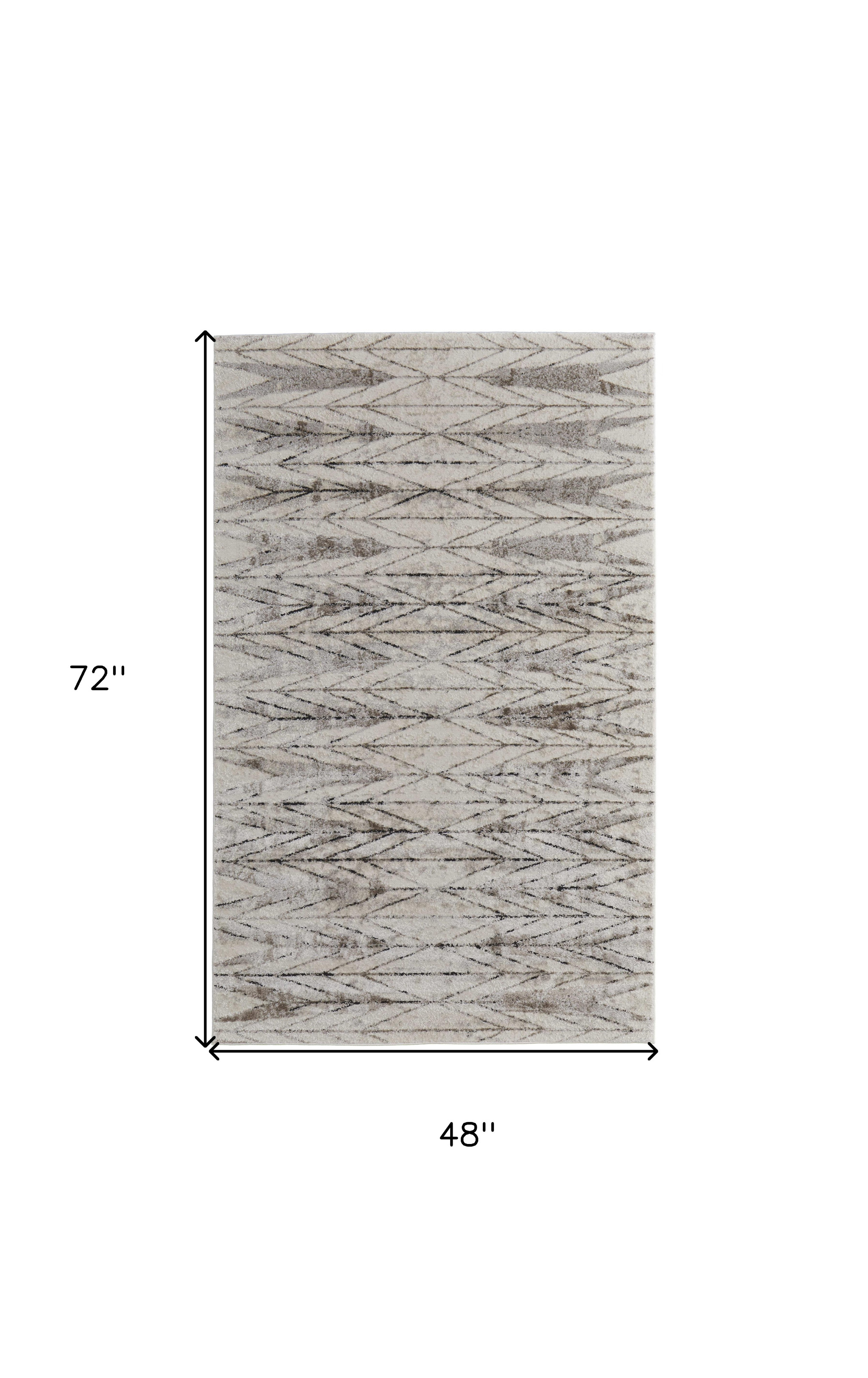 4" X 6" Ivory and Brown Geometric Power Loom Area Rug