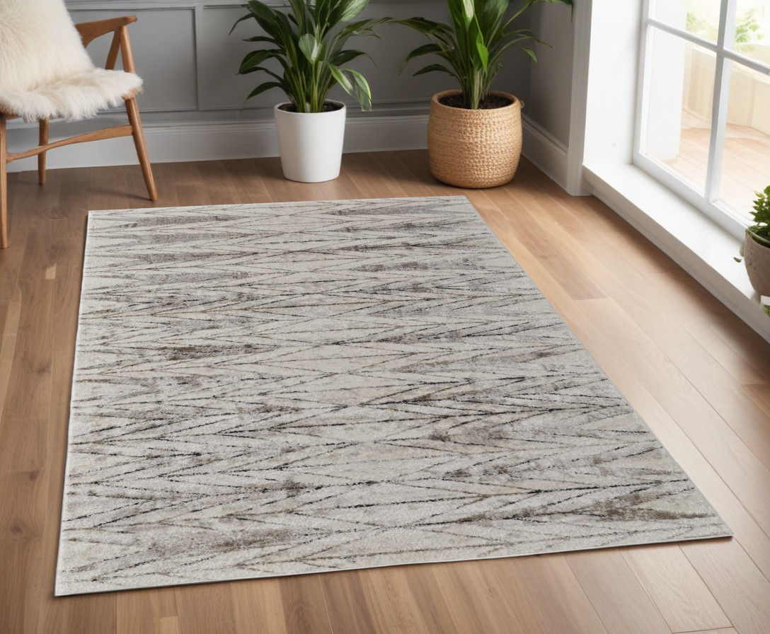4" X 6" Ivory and Brown Geometric Power Loom Area Rug