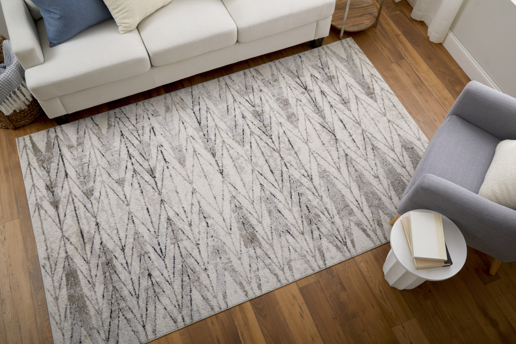 4" X 6" Ivory and Brown Geometric Power Loom Area Rug