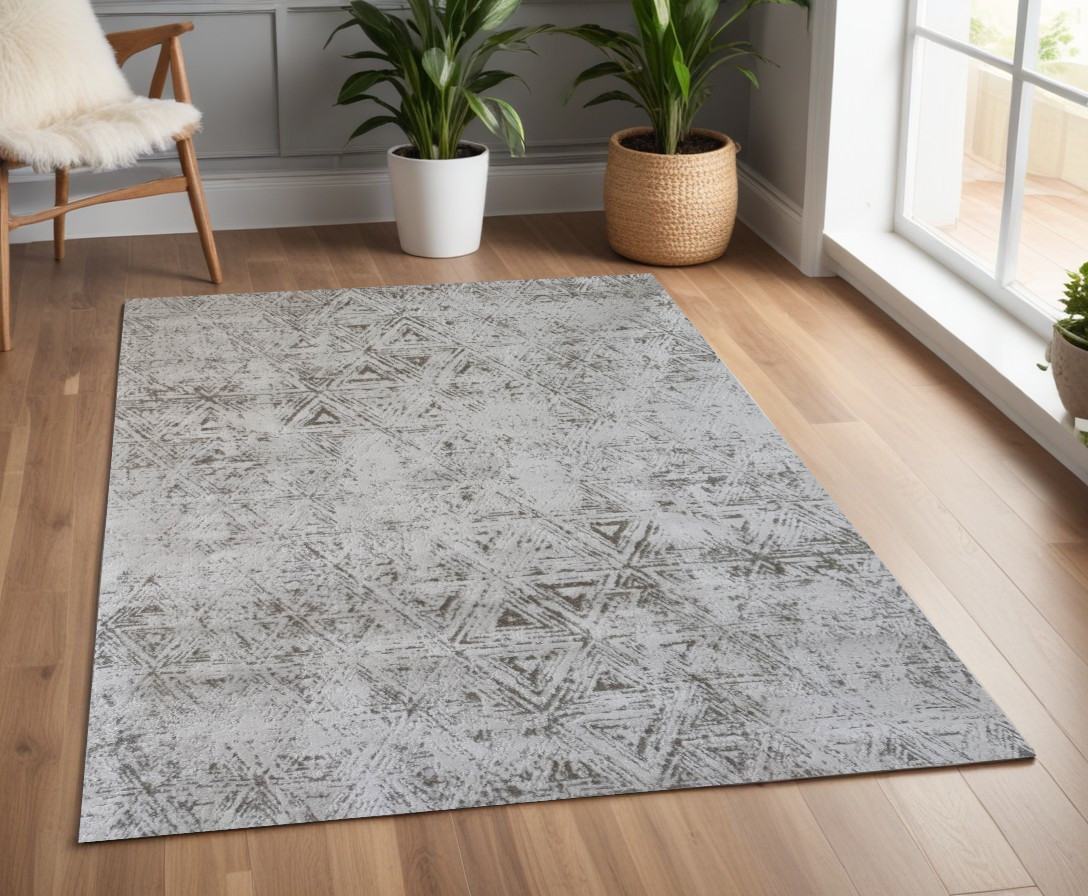4" X 6" Cream and Beige Abstract Area Rug