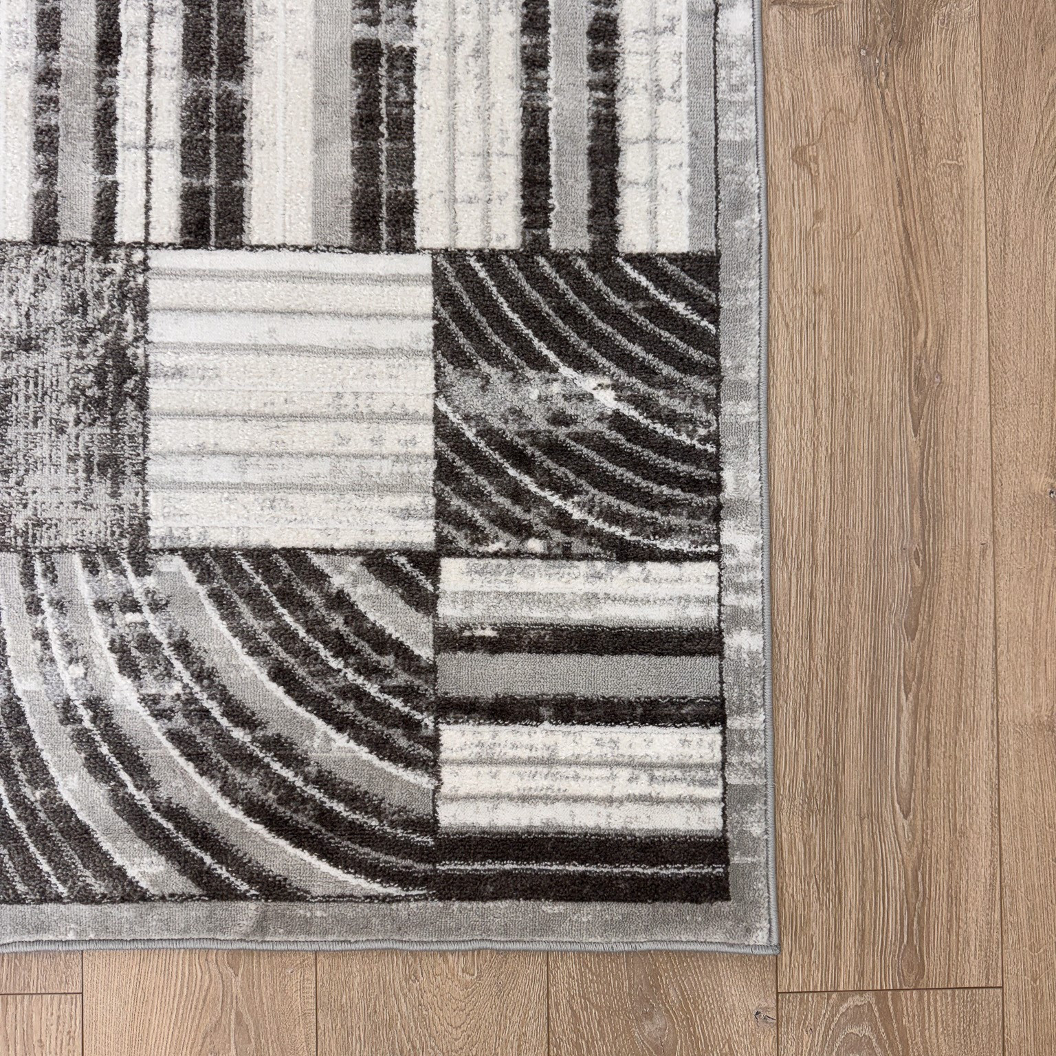 4" X 6" Gray Brown and Beige Abstract Area Rug