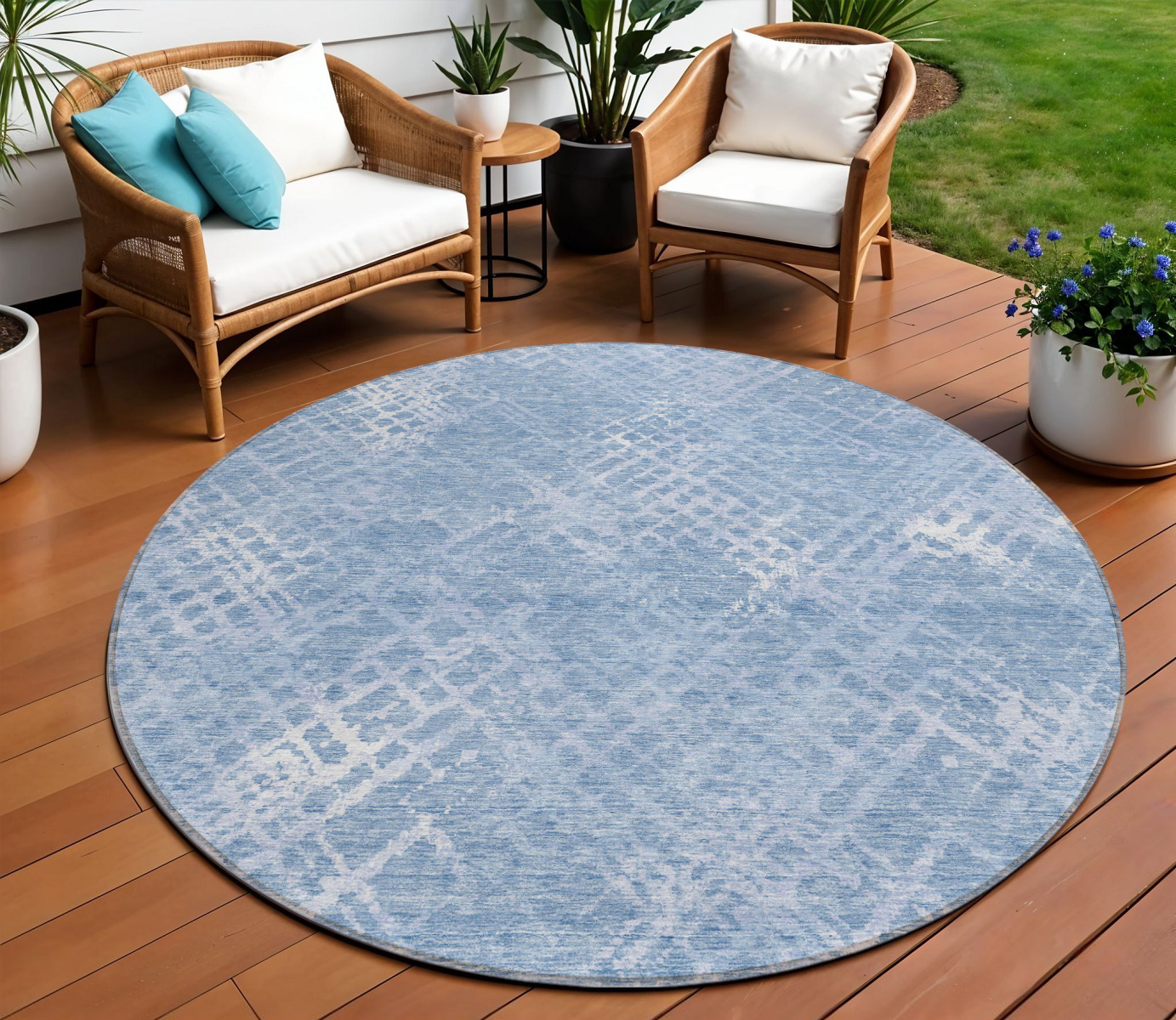 8' Sky Blue And Denim Blue Round Geometric Washable Indoor Outdoor Area Rug-588324-1