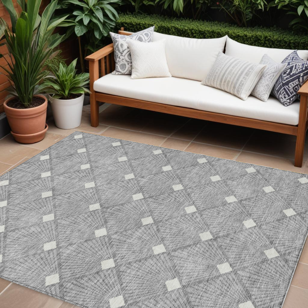 8' X 10' Gray And Ivory Geometric Washable Indoor Outdoor Area Rug-594710-1