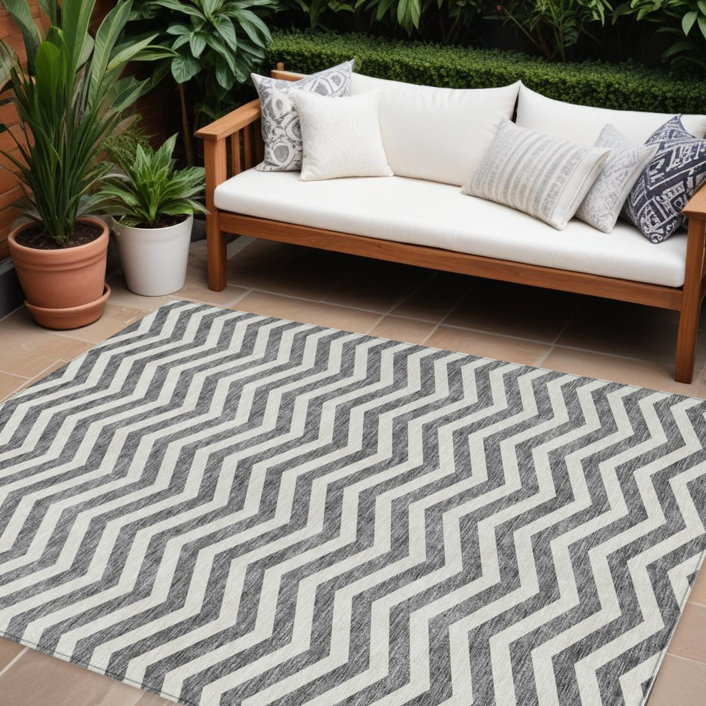 10' X 14' Gray And Ivory Chevron Washable Indoor Outdoor Area Rug-595318-1