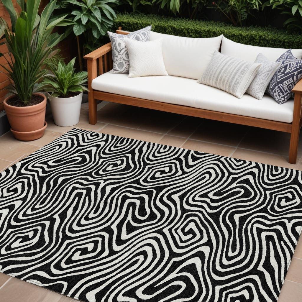 8' Ivory Machine Woven Uv Treated Animal Print Indoor Outdoor Round Area Rug 8' Ivory Machine Woven Uv Treated Animal Print Indoor Outdoor Round Area Rug