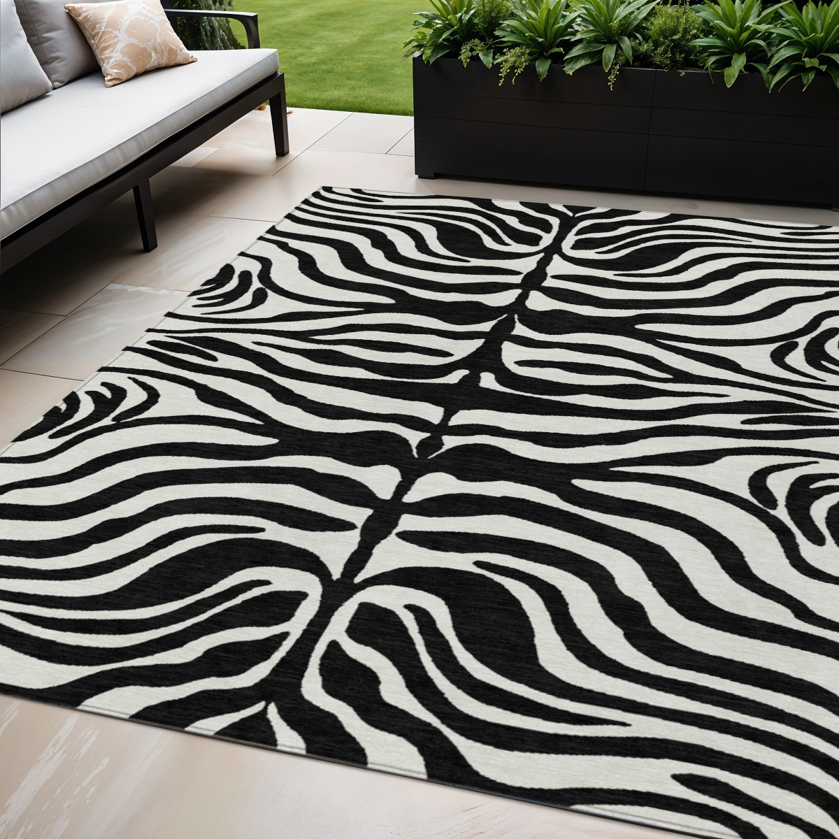 5' X 8' Black And Ivory Animal Print Washable Indoor Outdoor Area Rug-600589-1
