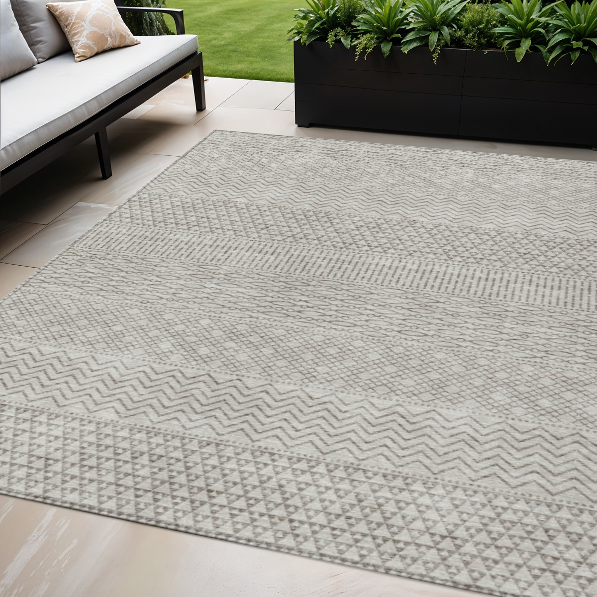 5' X 8' Beige And Ivory Chevron Washable Indoor Outdoor Area Rug-612233-1
