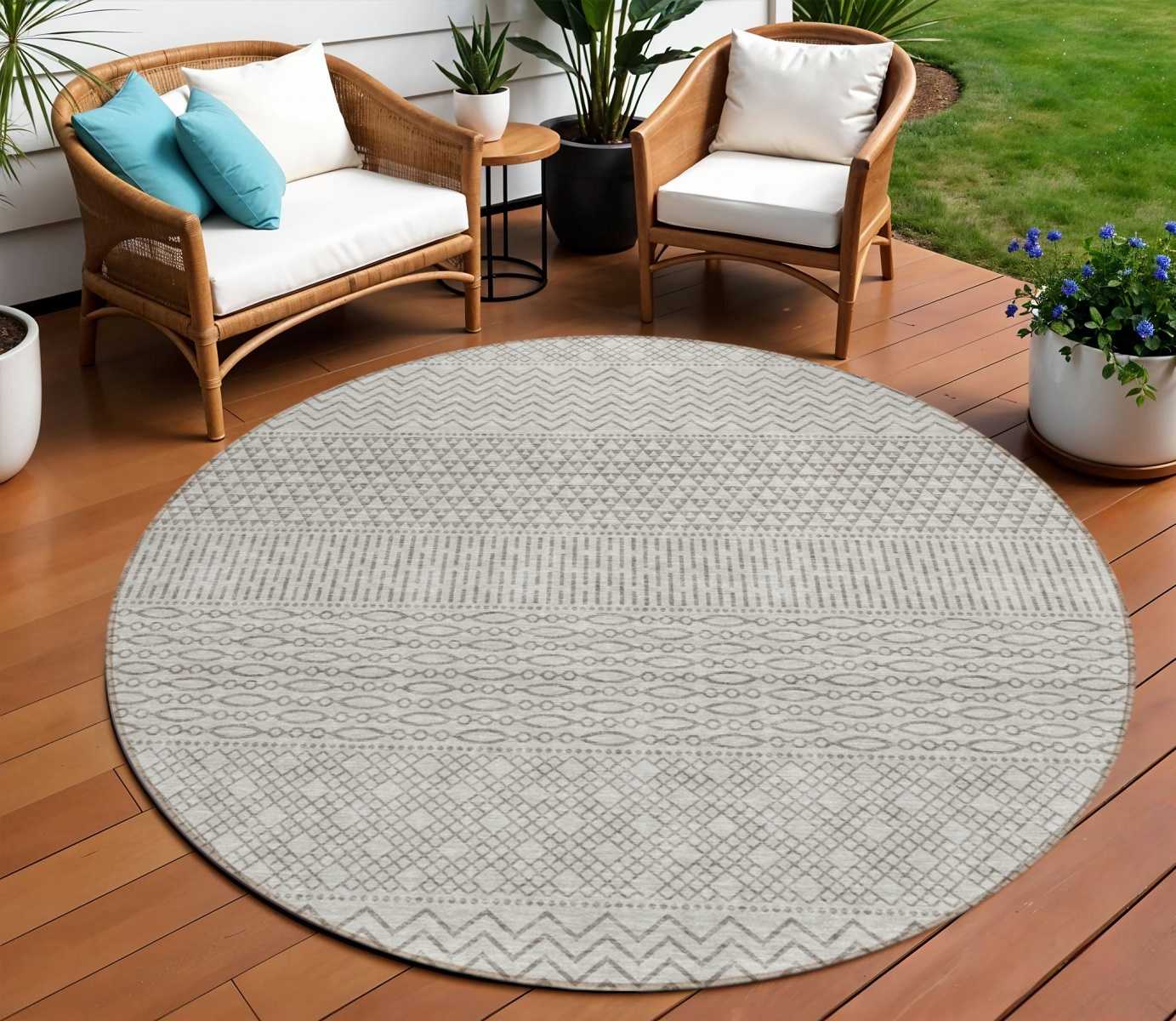 8' Beige And Ivory Round Chevron Washable Indoor Outdoor Area Rug-612234-1