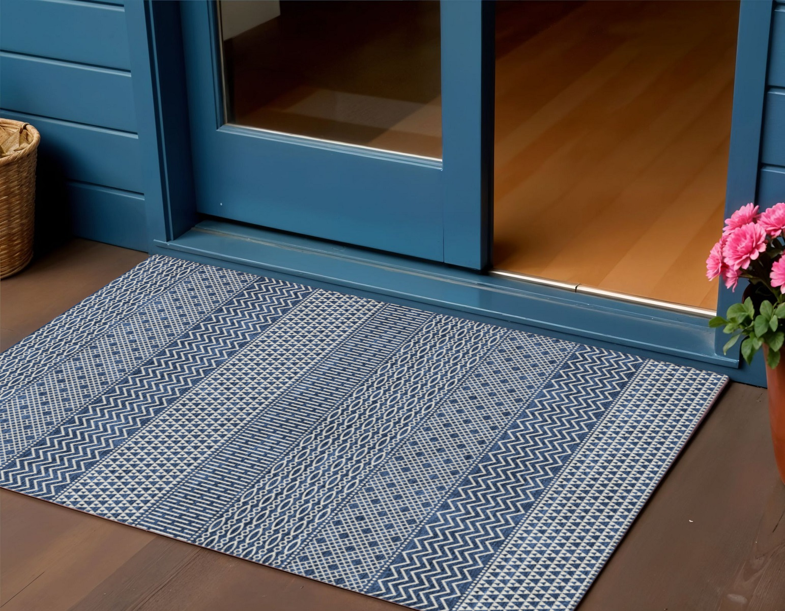 3' X 5' Navy Blue And Ivory Chevron Washable Indoor Outdoor Area Rug-612280-1