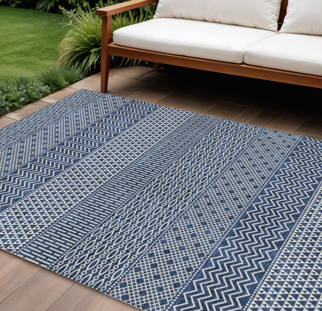 10' X 14' Navy Blue And Ivory Chevron Washable Indoor Outdoor Area Rug-612285-1