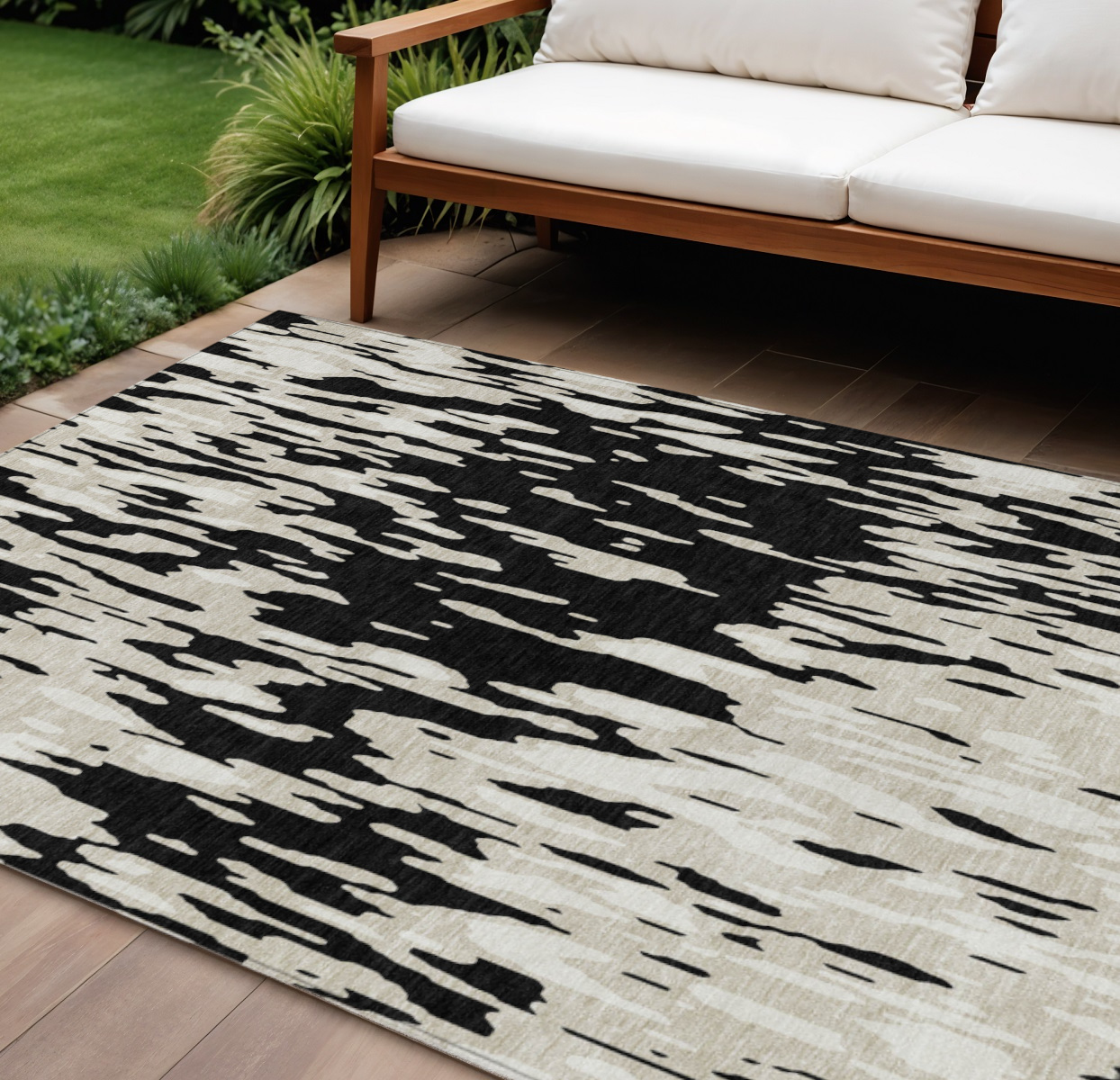 10' X 14' Black And Ivory Abstract Washable Indoor Outdoor Area Rug-612640-1
