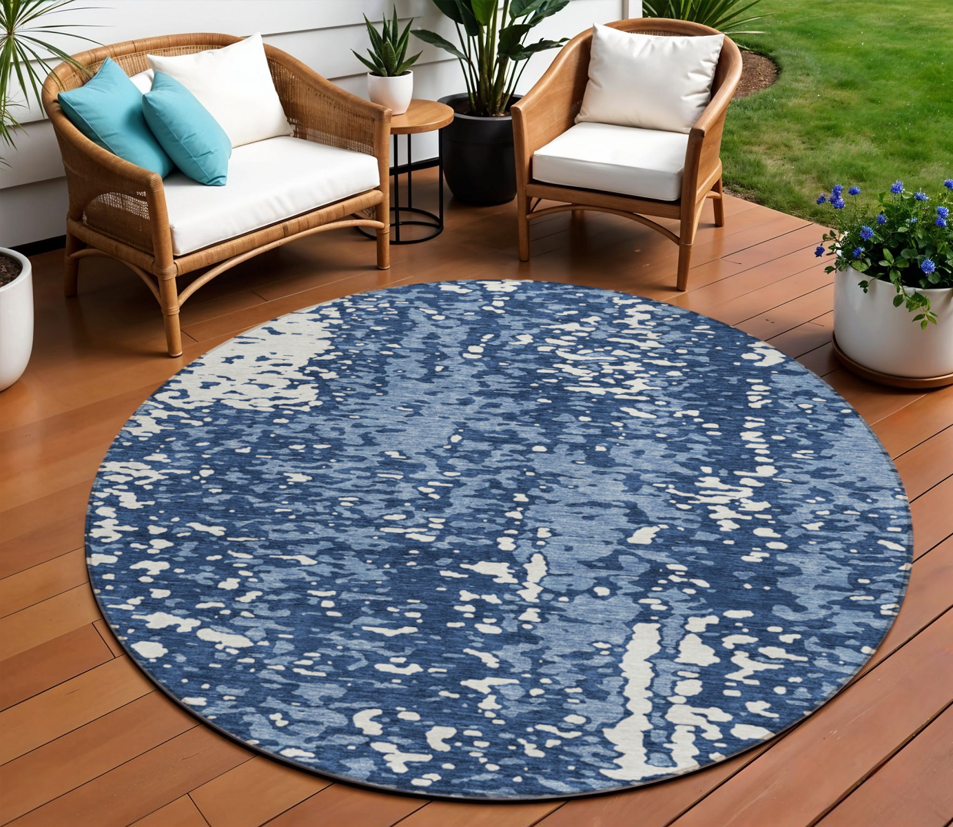 8' Denim Blue And Ivory Round Abstract Washable Indoor Outdoor Area Rug-612931-1