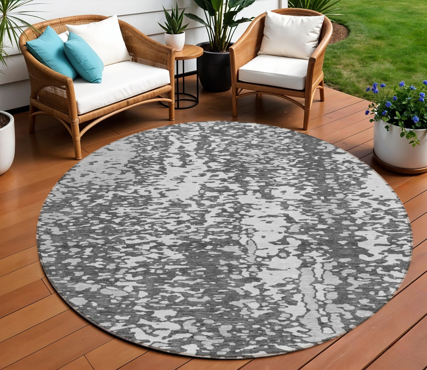 8' Charcoal And Silver Round Abstract Washable Indoor Outdoor Area Rug-612979-1