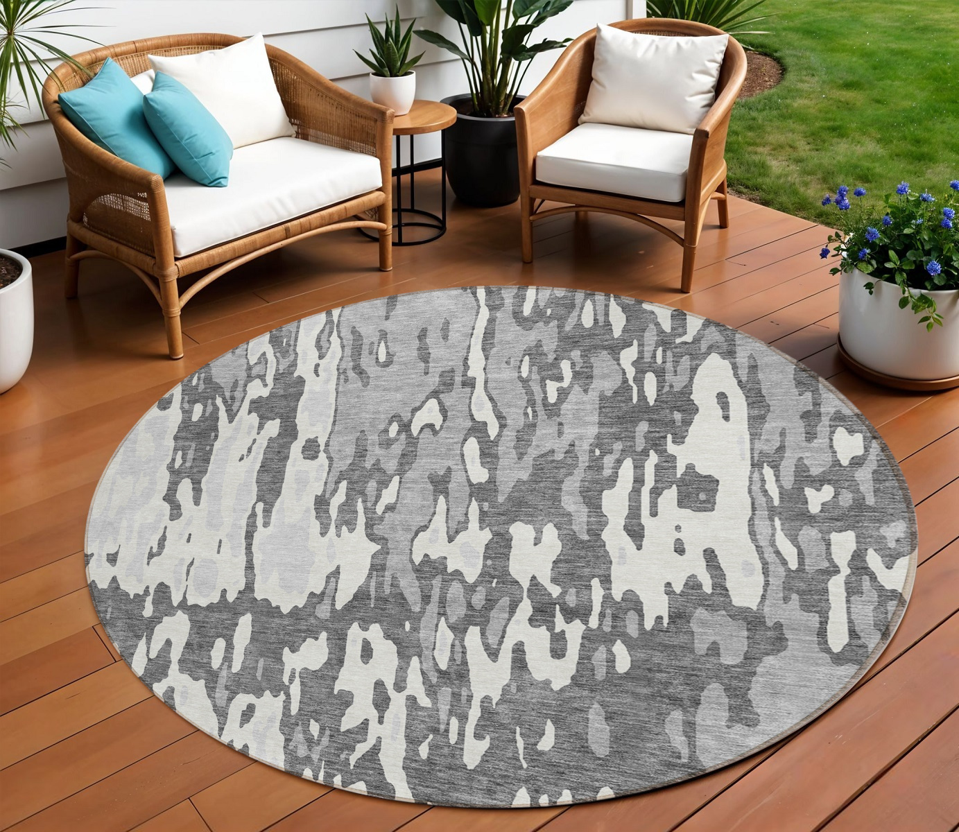 8' Gray And Ivory Round Abstract Washable Indoor Outdoor Area Rug-613346-1
