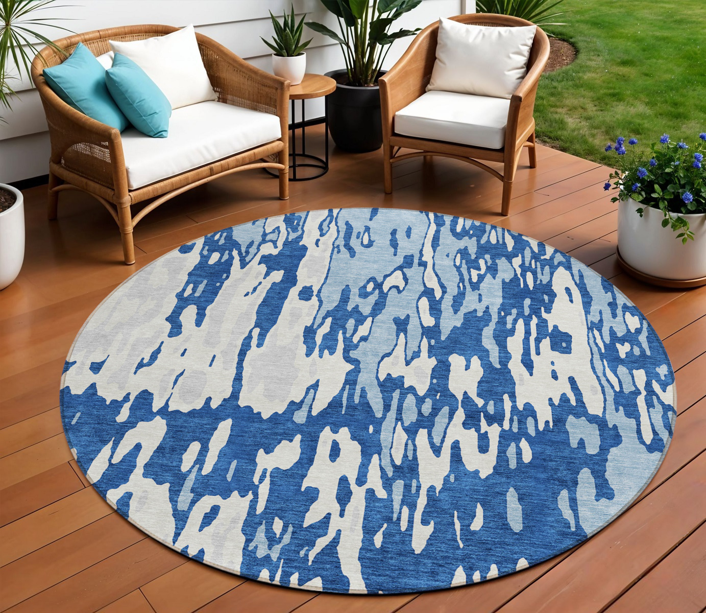 8' Navy Blue And Ivory Round Abstract Washable Indoor Outdoor Area Rug-613352-1