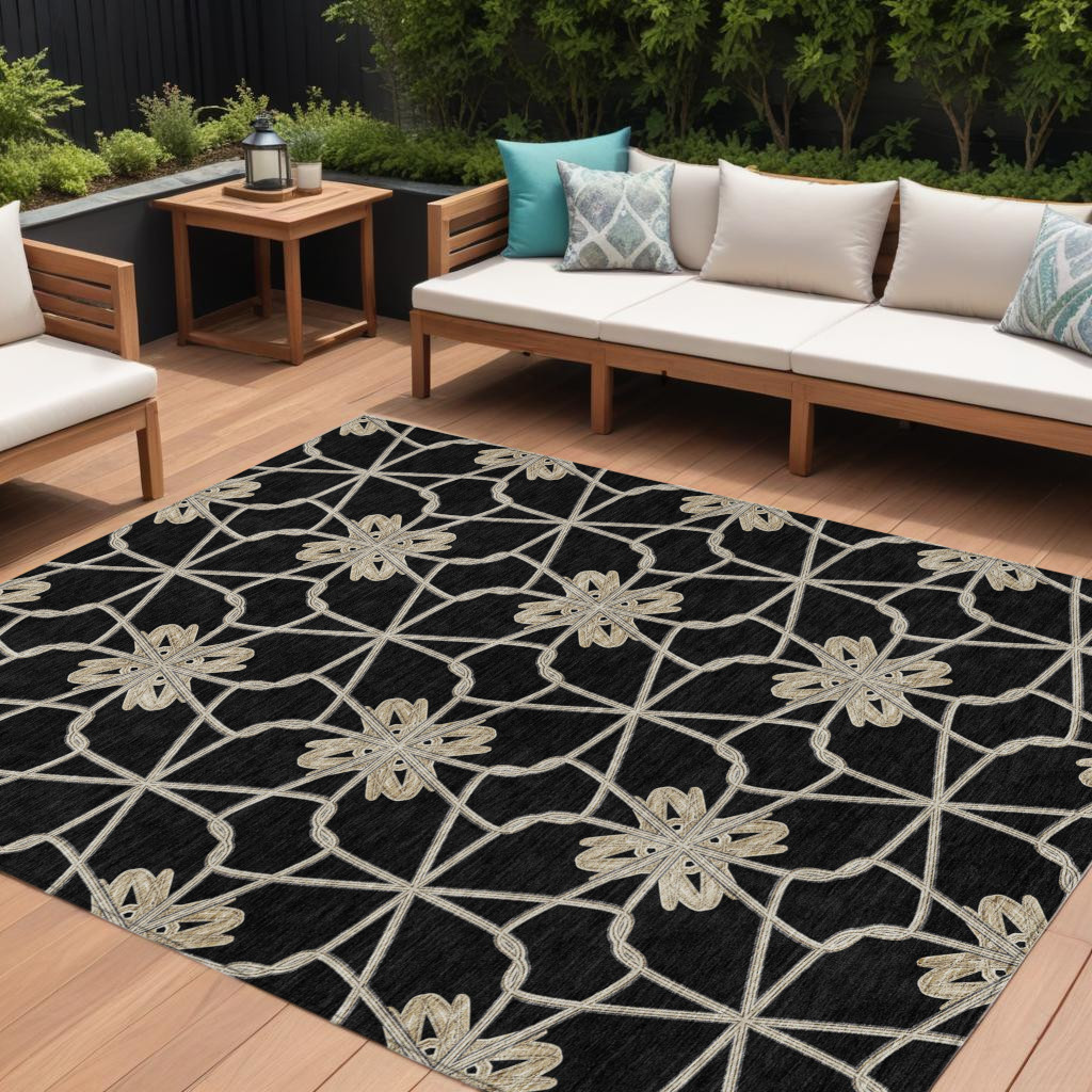 8' X 10' Black And Ivory Geometric Washable Indoor Outdoor Area Rug-613407-1
