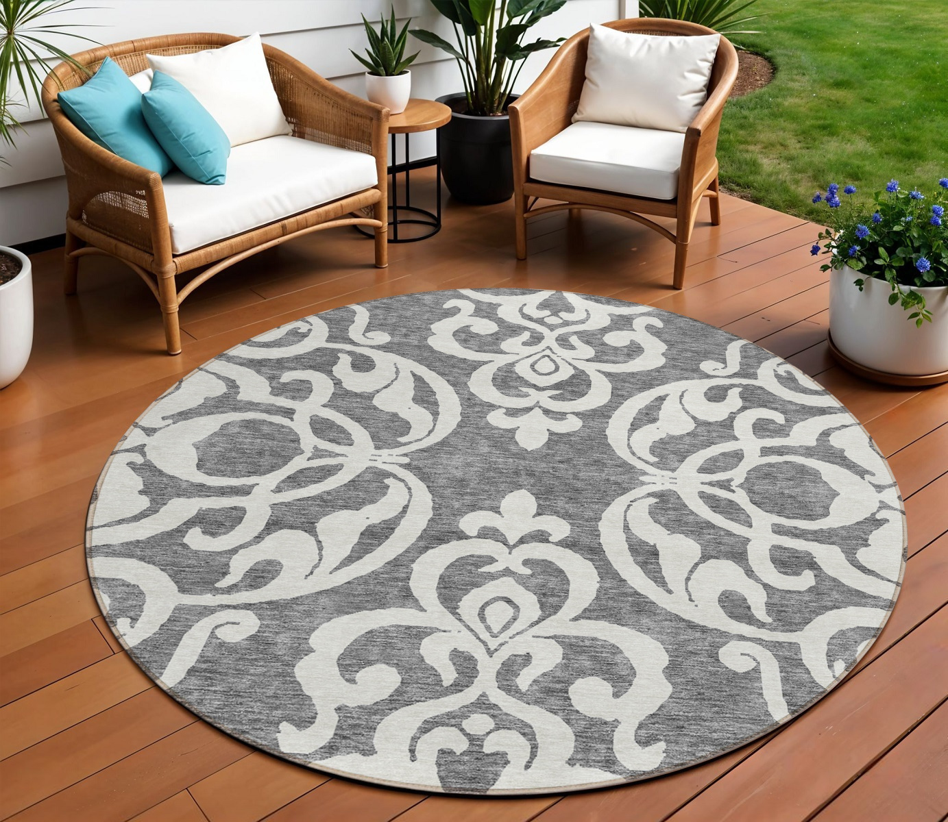 8' Gray And Ivory Round Damask Washable Indoor Outdoor Area Rug-614433-1